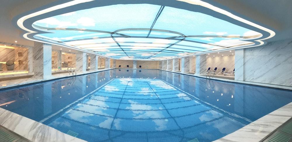 Shanghai Royal Garden Hotel-Disney/Pudong International Airport Bagian luar foto