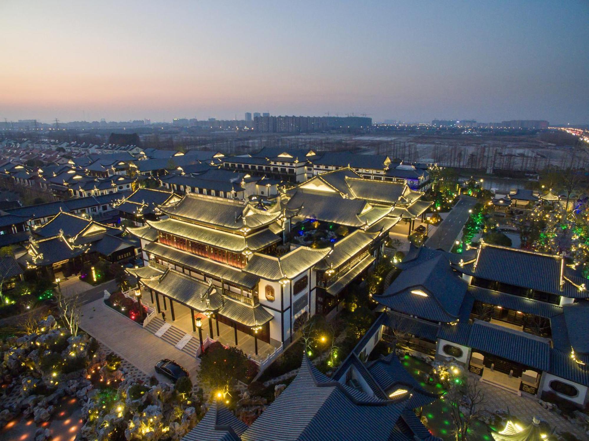 Shanghai Royal Garden Hotel-Disney/Pudong International Airport Bagian luar foto