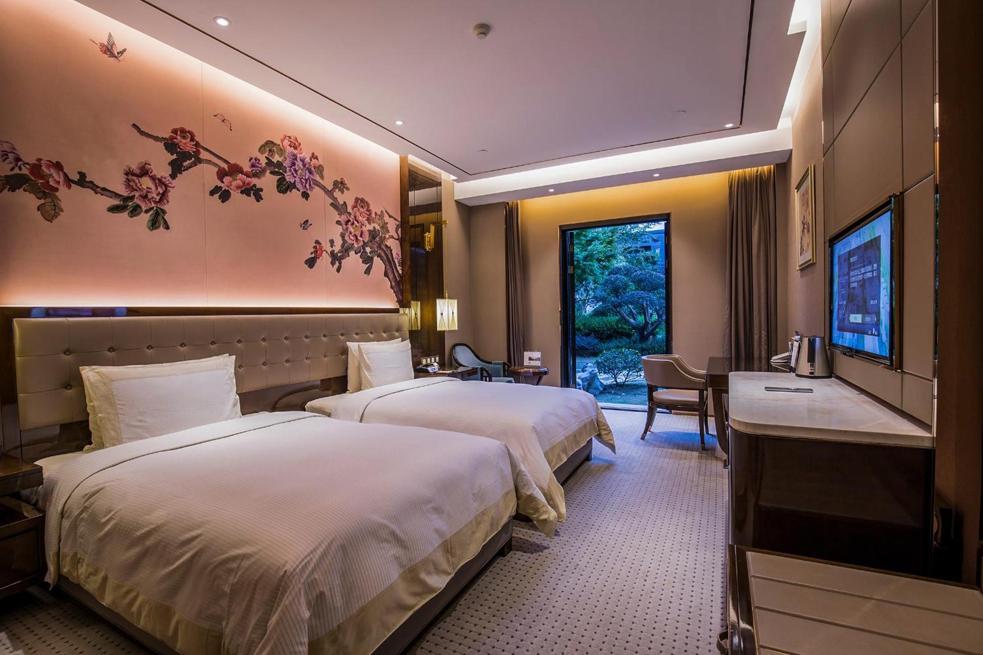 Shanghai Royal Garden Hotel-Disney/Pudong International Airport Bagian luar foto