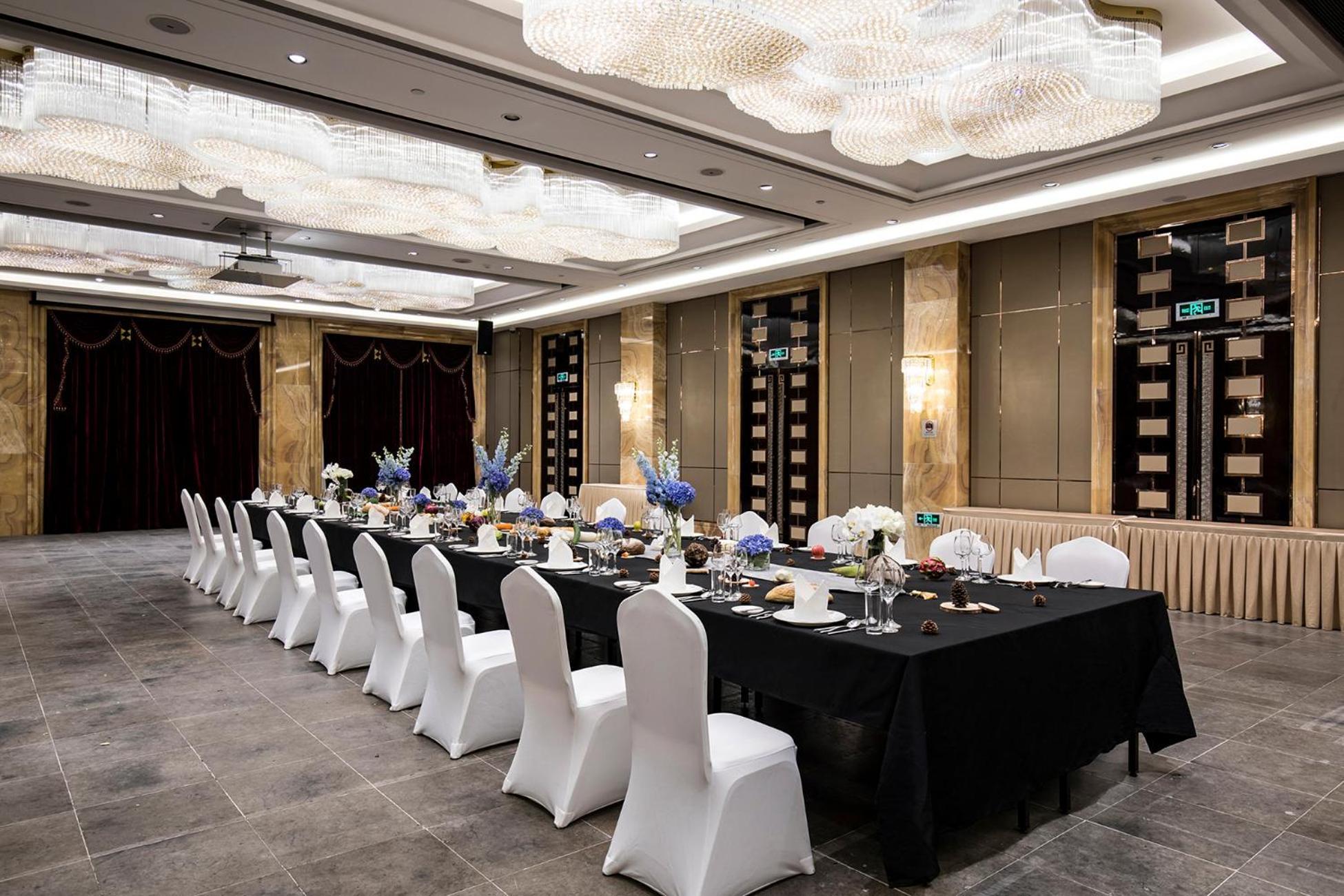 Shanghai Royal Garden Hotel-Disney/Pudong International Airport Bagian luar foto