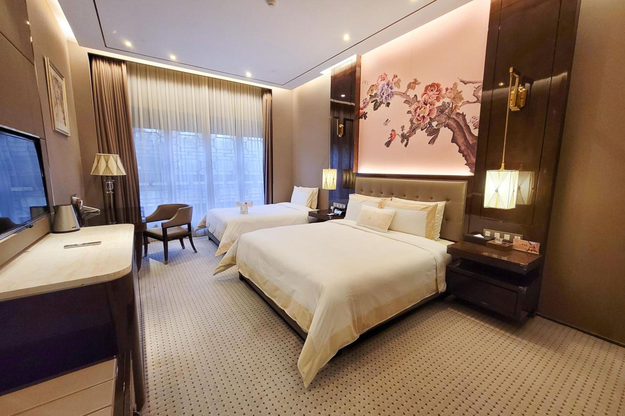 Shanghai Royal Garden Hotel-Disney/Pudong International Airport Bagian luar foto