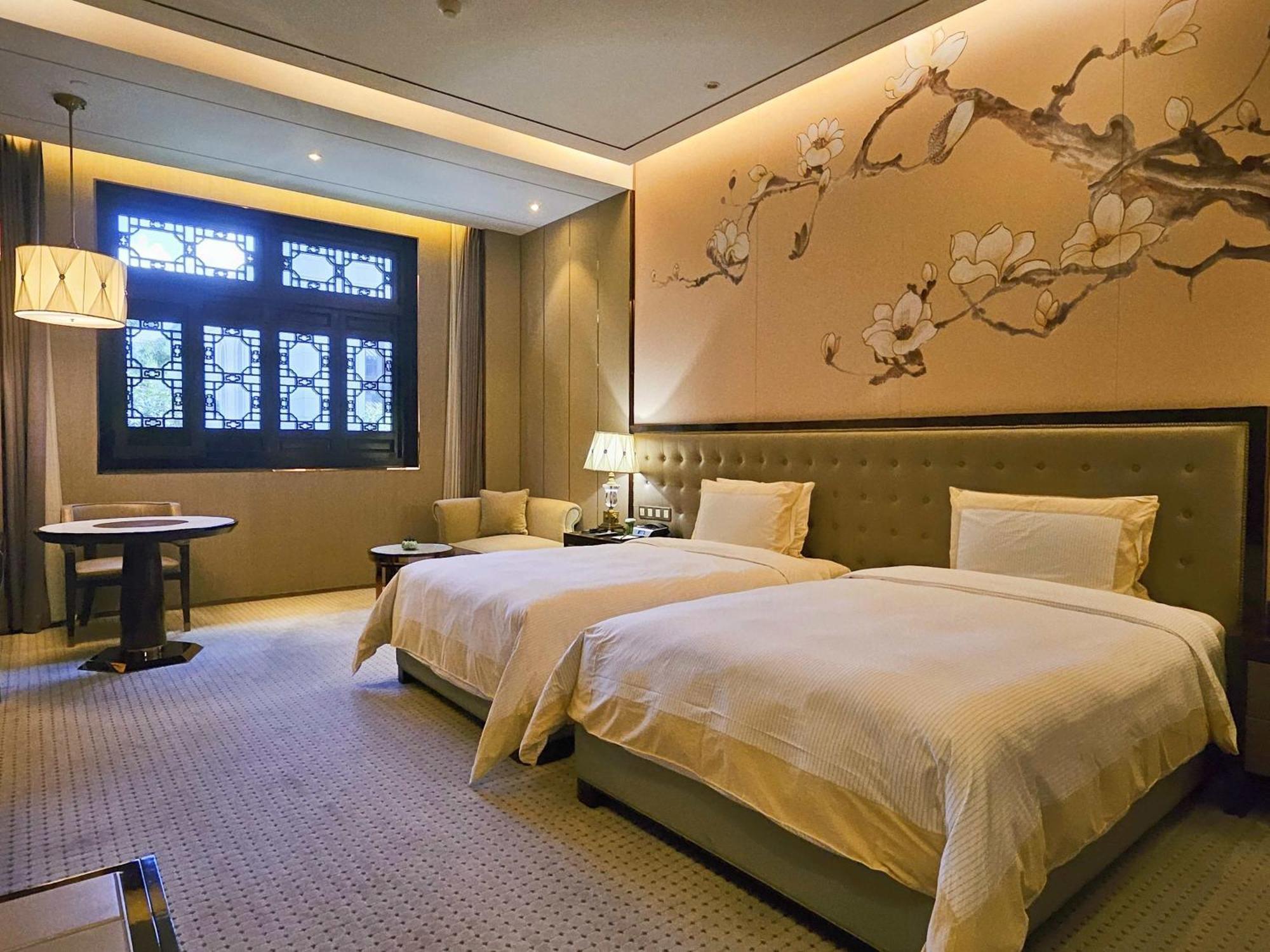 Shanghai Royal Garden Hotel-Disney/Pudong International Airport Bagian luar foto